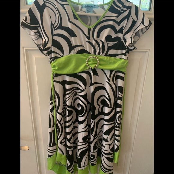 Blue heart dress multiple colors, black green and white. - Picture 3 of 7